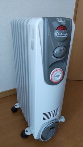 デロンギオイルヒーター (やま) 浜松の季節、空調家電《オイルヒーター
