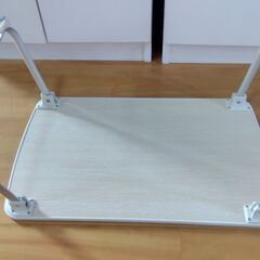 折りたたみテーブルの画像