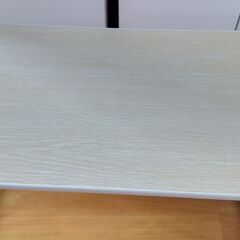 折りたたみテーブルの画像