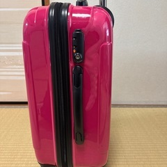 お取引中　キャリーケースの画像