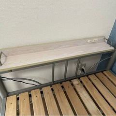 コンセント2つ付きベットフレームの画像