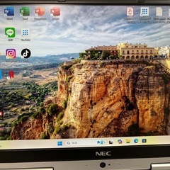 ノートパソコン 最新Windows11 core i5 2.3GHz 8GB  SSD256GB Office2024の画像