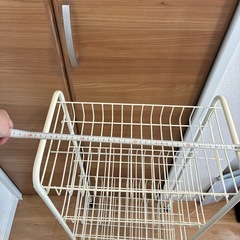 キャスター付きラックの画像