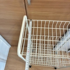 キャスター付きラックの画像
