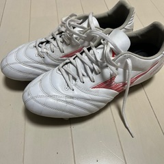 Mizuno サッカースパイク ホワイト/レッドモナルシーダネオ3SW 26cmの画像