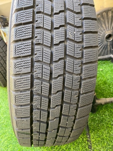 スタッドレスタイヤ　グッドイヤー　2022年製アイスナビ7 215/60R17　4本 