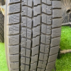スタッドレスタイヤ　グッドイヤー　2022年製アイスナビ7 215/60R17　4本 の画像