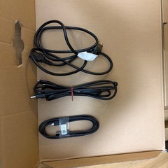 Dell U2421E 24.1インチ USB-Cハブ モニター ディスプレイの画像