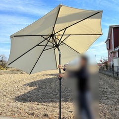新品未使用ソーラーパティオアンブレラ パラソル の画像