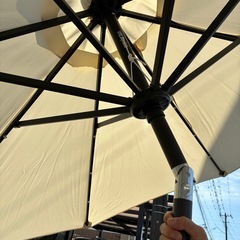 新品未使用ソーラーパティオアンブレラ パラソル の画像