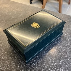 イ2511-390 オルゴール付き ジュエリー ボックス アクセサリー ケース 深緑 キズ汚れ有りの画像