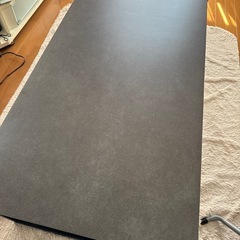 美品テーブルの画像