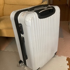 キャリーケースの画像