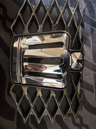 210系クラウン　ブラック　エンブレム　台座付き