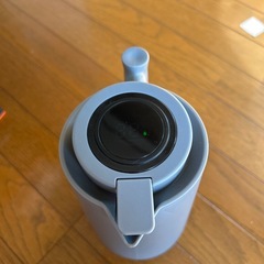 温度表示モニター付保温ポットの画像