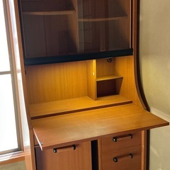 折り畳み天板の学習机の画像