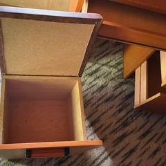 折り畳み天板の学習机の画像