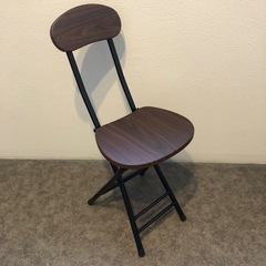 アイアン折りたたみカウンターチェア 背もたれ付き フットレスト付き カウンターチェア バーチェア カフェバーチェア コーヒーハウス ダイニングチェア 軽量 安定感　ブラウンの画像