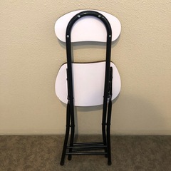 アイアン折りたたみカウンターチェア 背もたれ付き フットレスト付き カウンターチェア バーチェア カフェバーチェア コーヒーハウス ダイニングチェア 軽量 安定感　ブラウンの画像