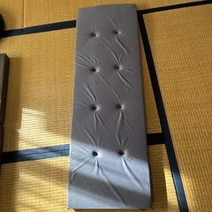 黒クッションの画像