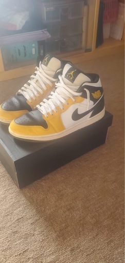 NIKEエアージョウダン1MID