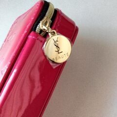YVES SAINT LAURENT BEAUTE メイクポーチの画像