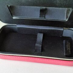 YVES SAINT LAURENT BEAUTE メイクポーチの画像