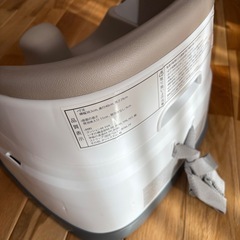 【美品】ベビーチェア インジェニュイティ カシミヤの画像