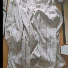 花柄カーテンの画像