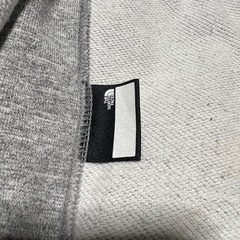 【美品】THE NORTH FACE グレー パーカー 130の画像