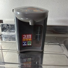 電気ポットの画像