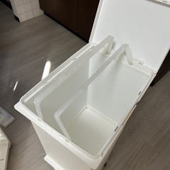 ゴミ箱の画像