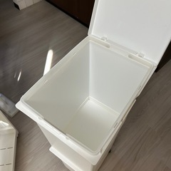 ゴミ箱の画像