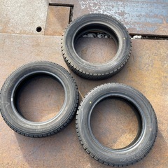 スタッドレスタイヤの画像