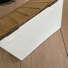 salut! ミラー付小物入れの画像