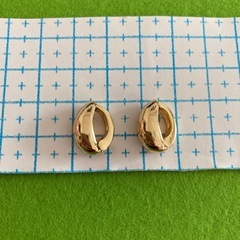 【試着のみ】SMELLYイヤリング（ゴールド）の画像