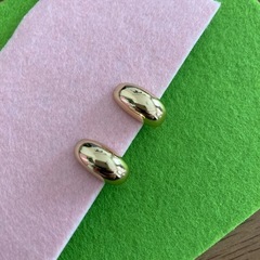 【試着のみ】SMELLYイヤリング（ゴールド）の画像