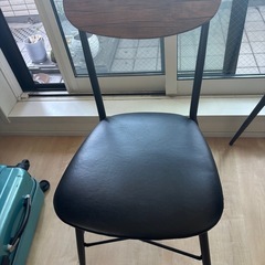 ダイニングテーブル＋椅子2脚の画像