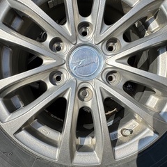 ハイエース スタッドレスタイヤアルミホイール4本セット
の画像