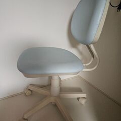 学習机と椅子差し上げますの画像