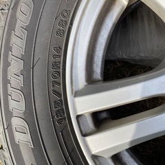 スタッドレスタイヤの画像