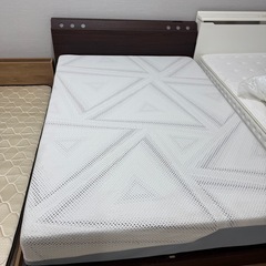 ダブルベット　マットレス　フレームセットの画像