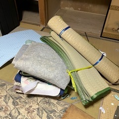 整理棚、靴箱、タンス、机、ゴザの画像