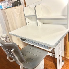 お値引き❣️子供　学習机の画像