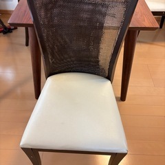 ダイニングテーブル＆椅子の画像