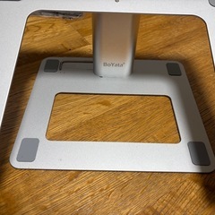 ノートパソコンスタンド 組み立て式 ノートPCスタンド タブレットホルダー 高さ調整可能 腰痛/猫背防止 滑り止め 炭素鋼 ホルダー Macbook Air/Macbook Pro/iPad Pro and Notebooks等に対応の画像