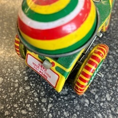 K2511-392　ゼンマイで動く 壊れた ブリキの三輪車 ② オモチャ 稼働します レトロ インテリア キズ汚れ有りの画像