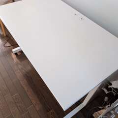 パソコンデスクの画像