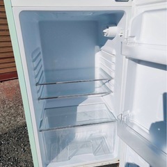 動作確定済 転売可 レトロ冷蔵庫 2020年製 未清掃です。 レトロデザイン冷蔵庫 レトロ風冷蔵庫 2ドア冷蔵庫 冷凍冷蔵庫 エディオン　アイリス　　　　　の画像