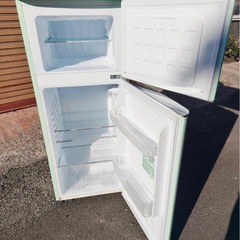 動作確定済 転売可 レトロ冷蔵庫 2020年製 未清掃です。 レトロデザイン冷蔵庫 レトロ風冷蔵庫 2ドア冷蔵庫 冷凍冷蔵庫 エディオン　アイリス　　　　　の画像